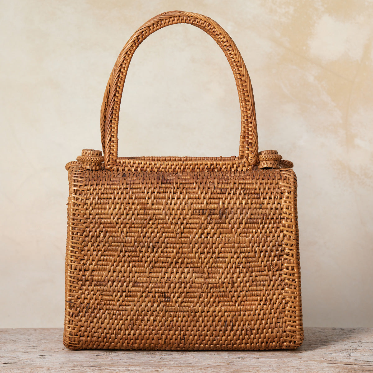 Ata Vine Handbag - Summer Resort Natural