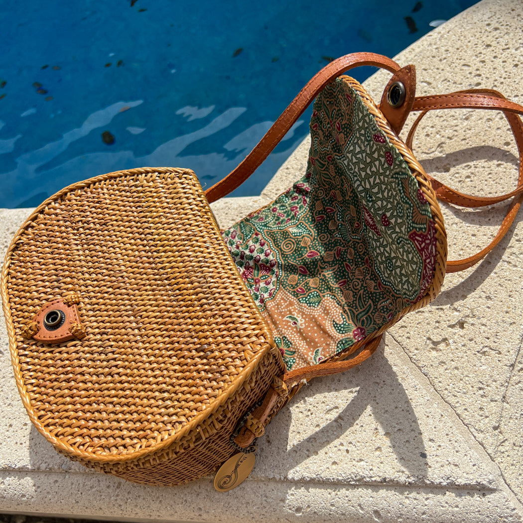 Ata Vine Saddle Bag Summer Resort Crossbody Bag