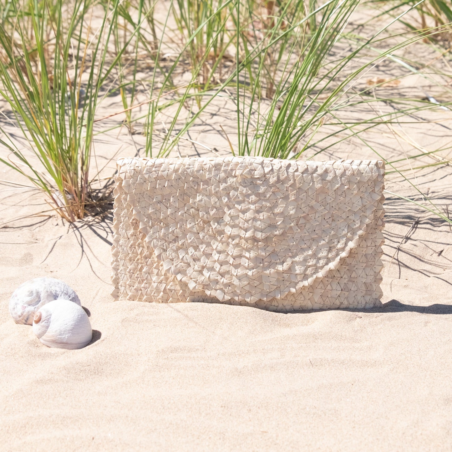 Straw Summer Resort Clutch - Ivory