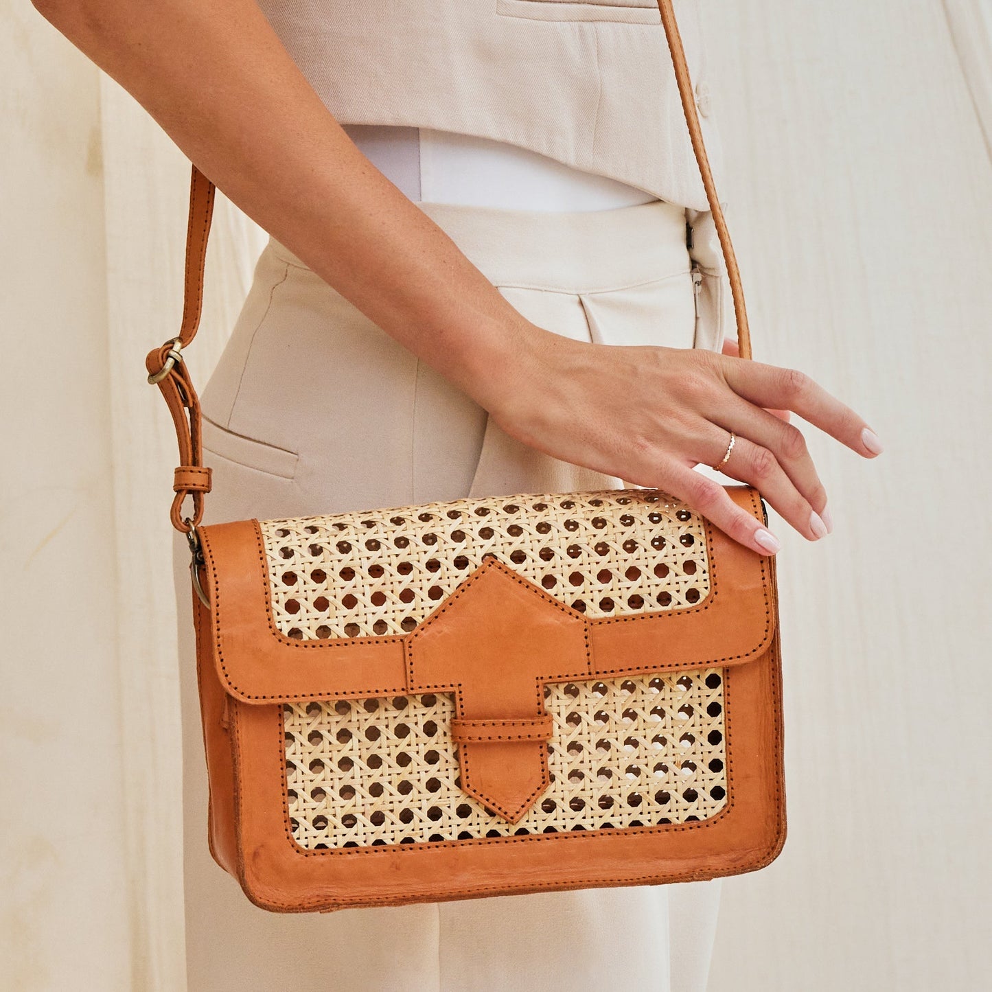 Pre-Order (Ships Sep 15) Rattan Cane Weave Convertible Clutch with Leather Trim