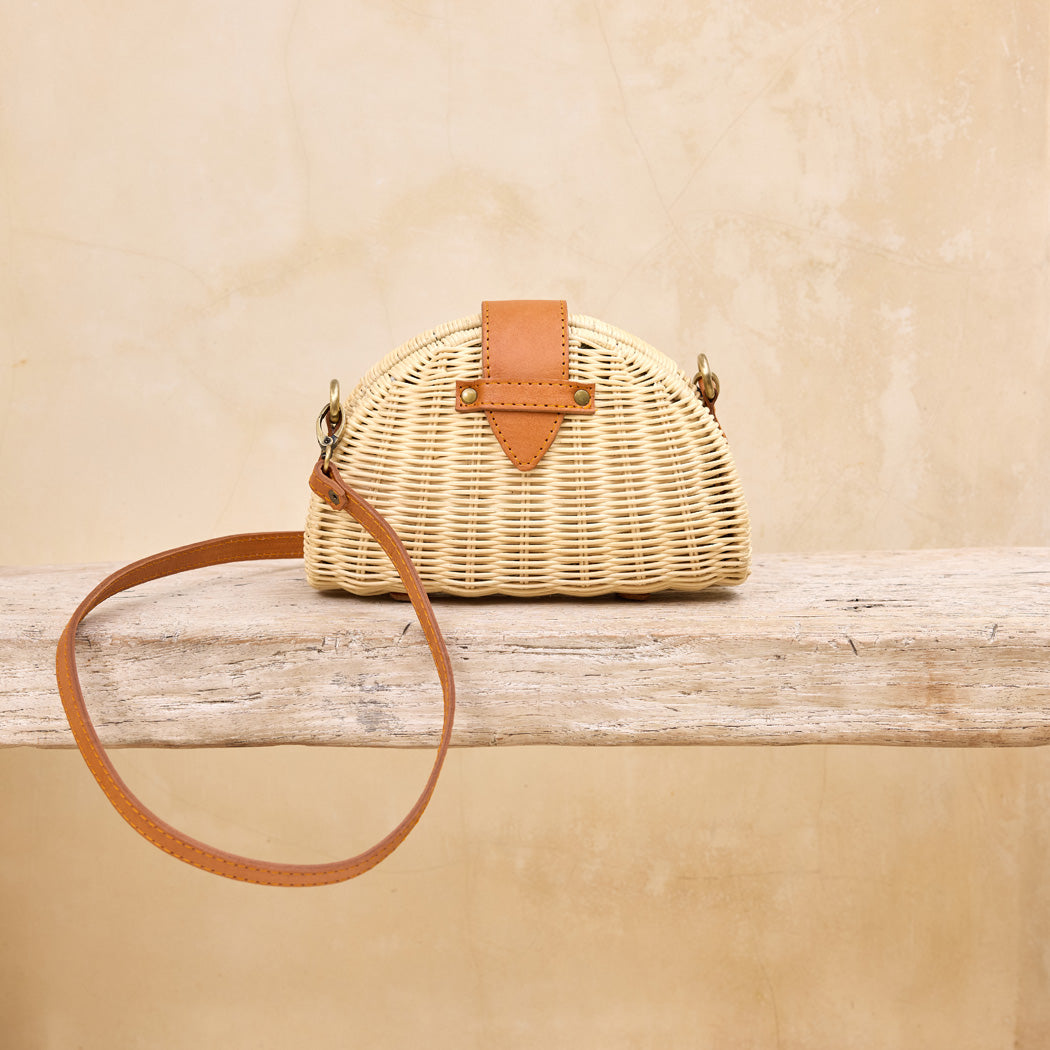 Rattan Ivory Clamshell Convertable Clutch and Crossbody Bag