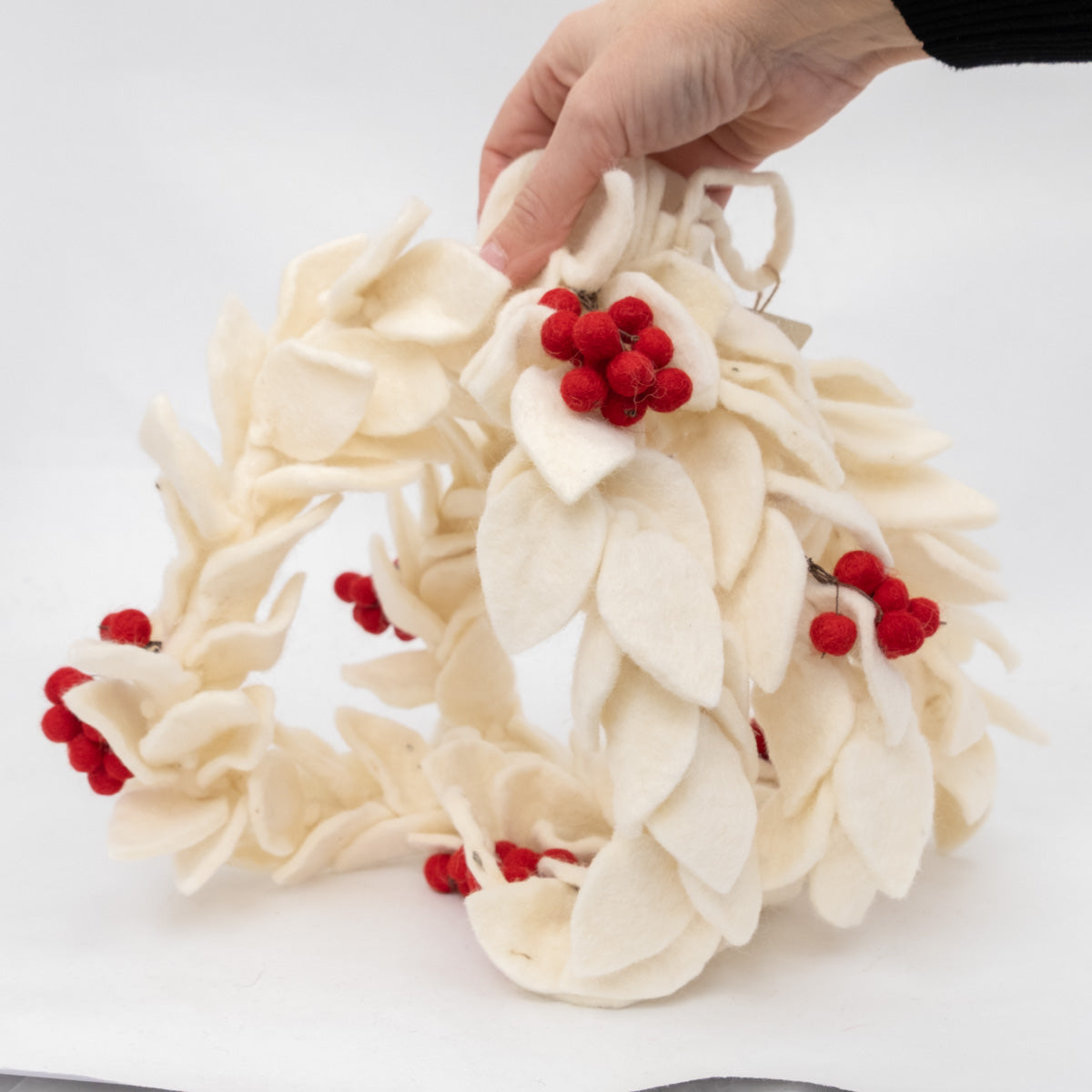 Garland - Christmas Decor - White Mistletoe