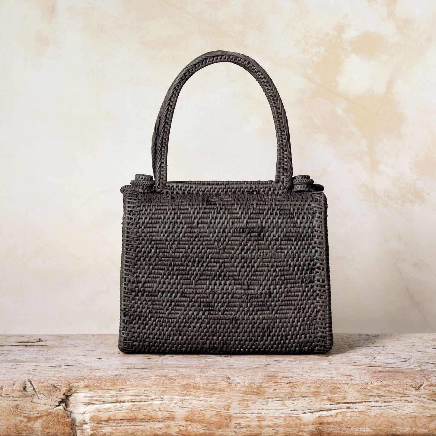 Ata Vine Handbag - Summer Resort Black