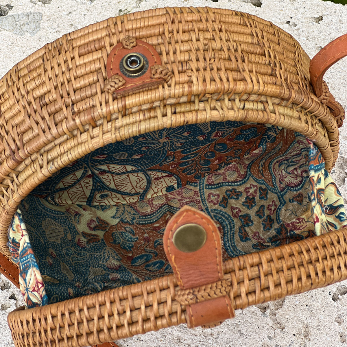 Ata Vine Round Summer Resort Crossbody Bag - Medium
