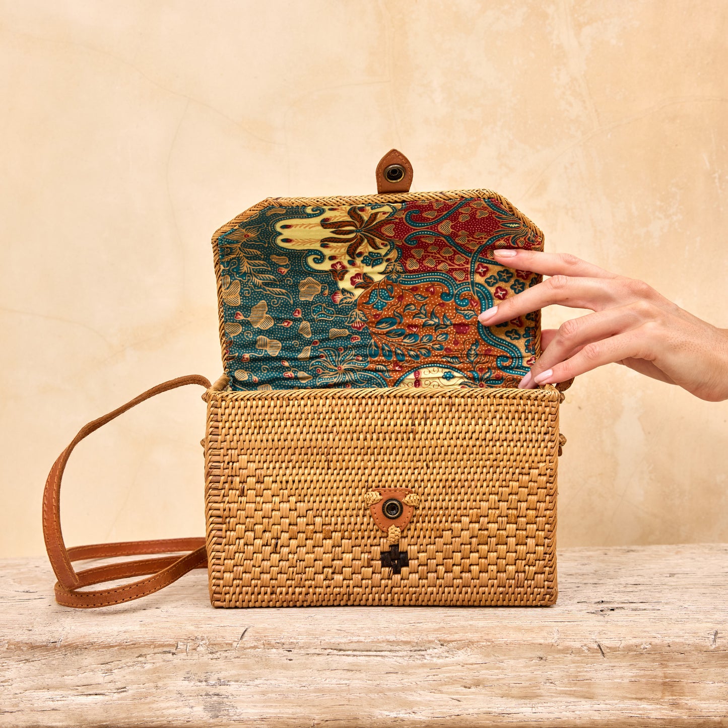 Ata Vine Rectangle Box Summer Resort Crossbody Bag
