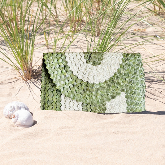 Straw Summer Resort Clutch Leaf Green and White
