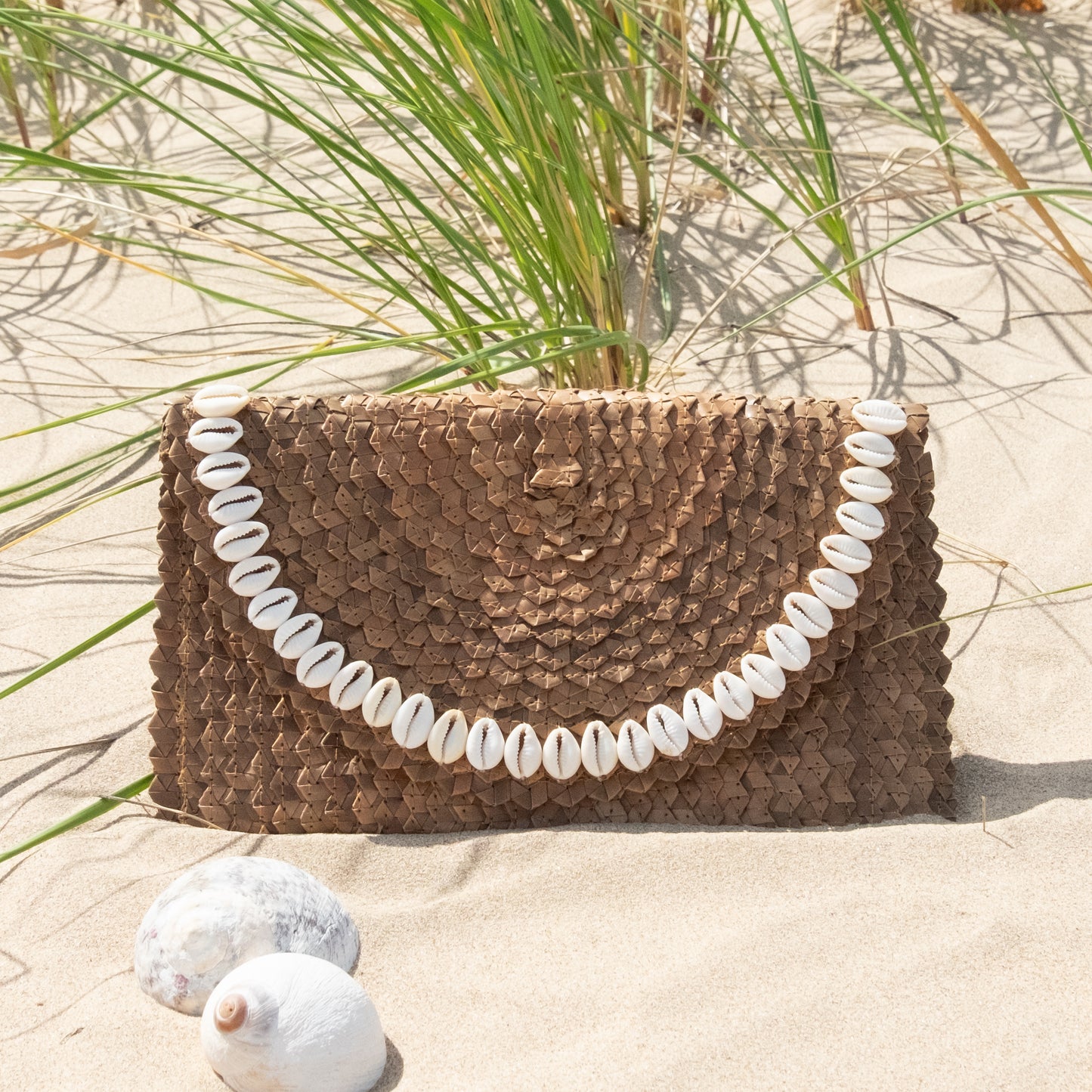 Straw Summer Resort Clutch - Natural Brown Cowrie Shell Trim