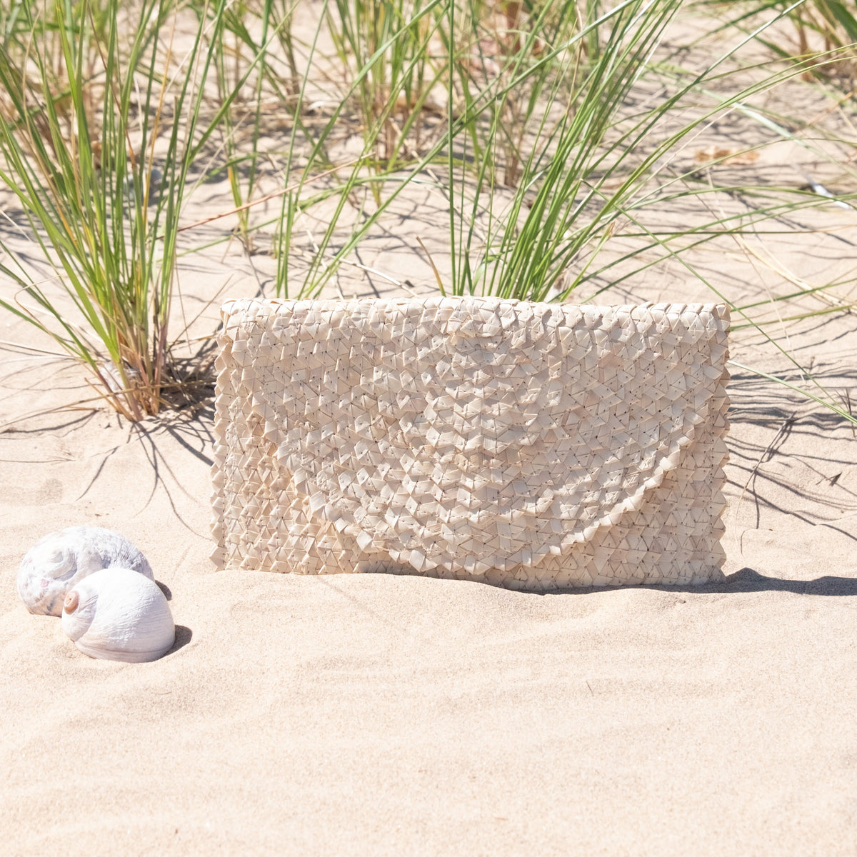 Straw Summer Resort Clutch - Ivory