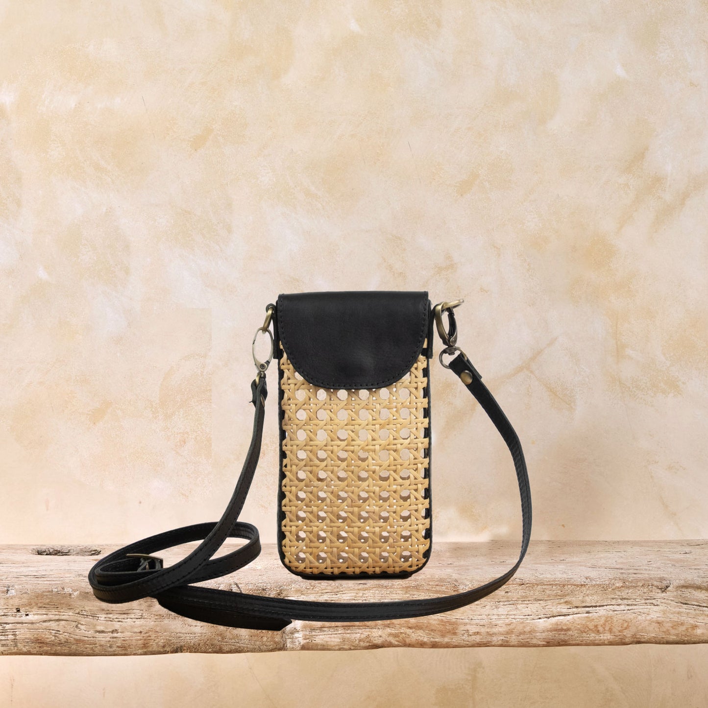 Rattan Cane Cell Phone Summer Resort Crossbody Bag