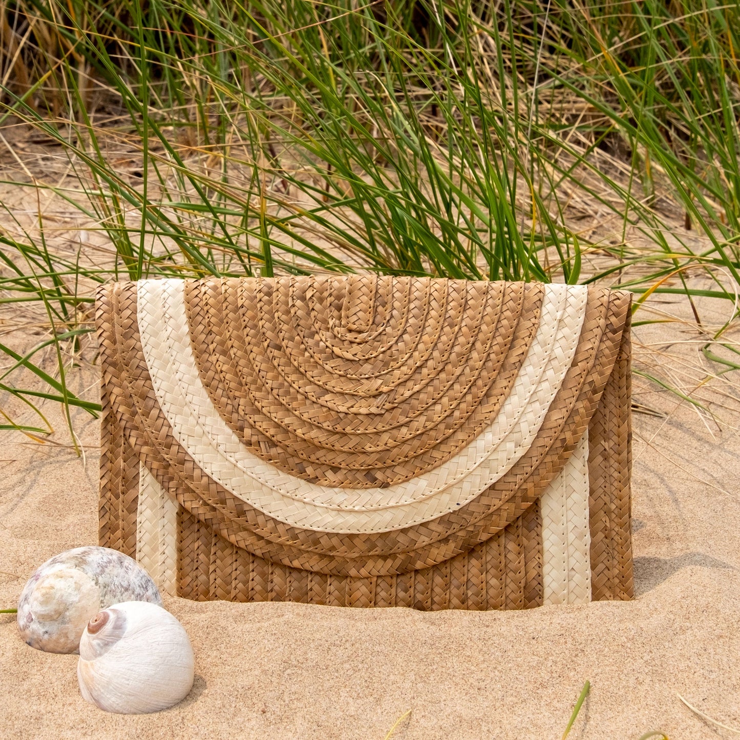 Pre-Order (Ships Oct 30) Straw Summer Resort Clutch - Natural with Ivory Trim