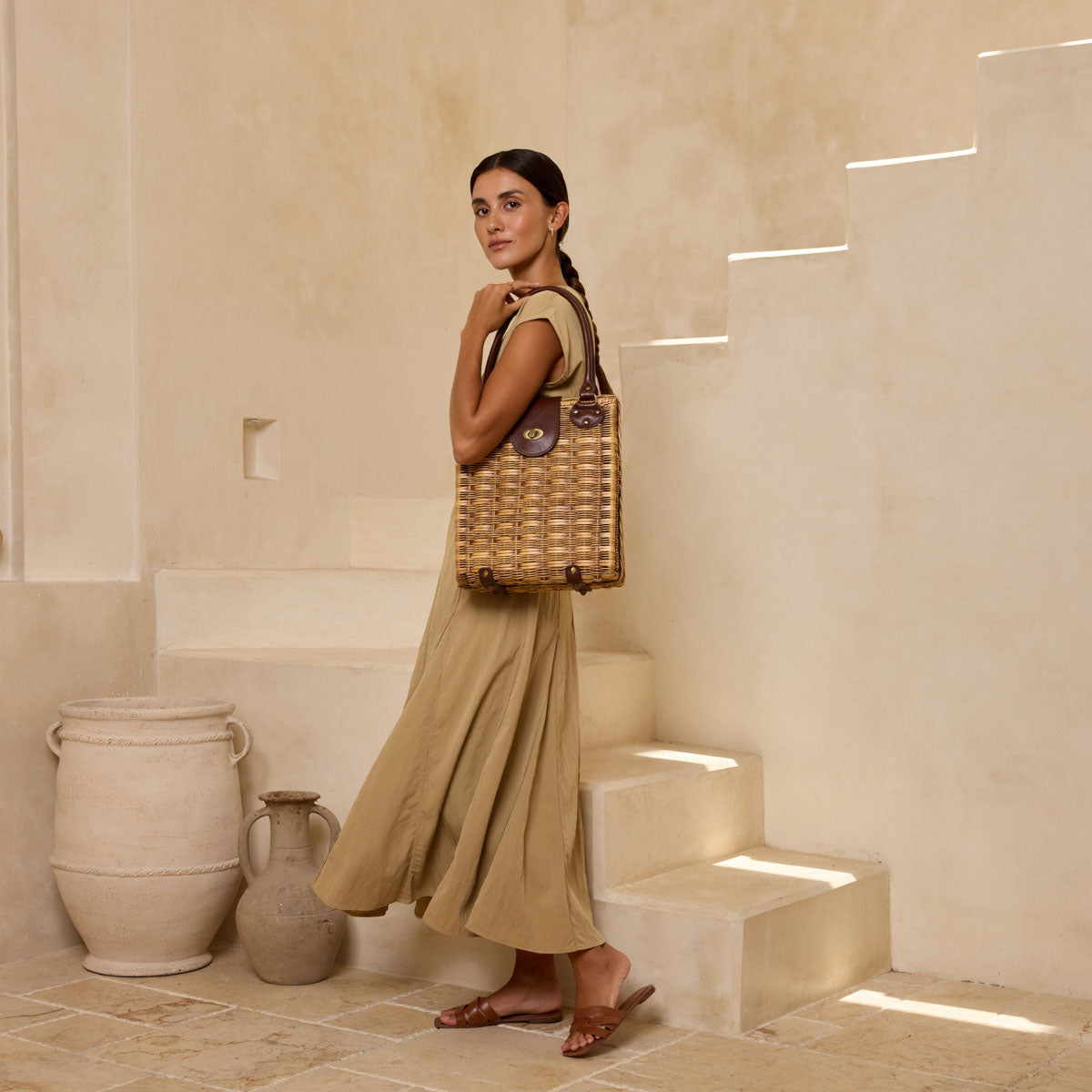 Rattan Large Dark Brown Summer Handbag with Twist Closure