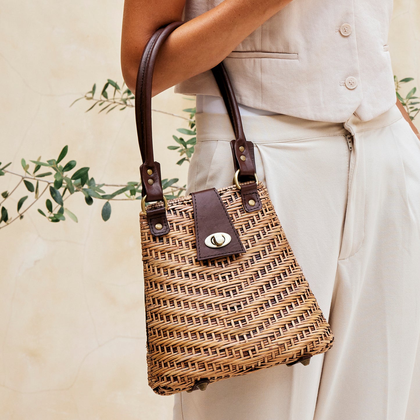 Rattan Summer Resort Handbag with Leather Elbow Strap